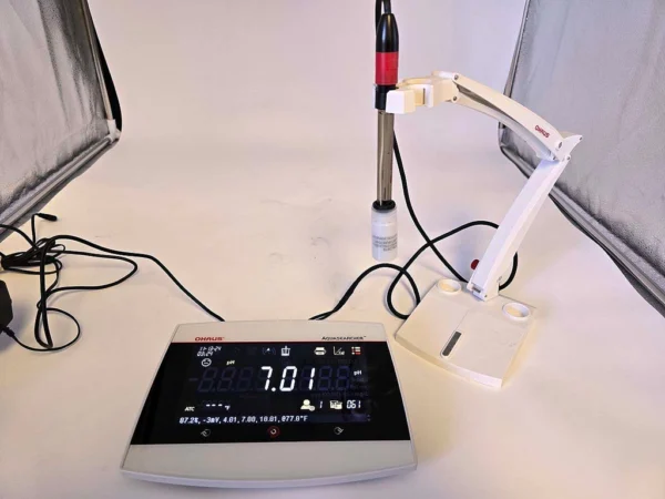 Ohaus Aquasearcher AB33PH pH meter, electrode holder, and probes (Pre-owned)