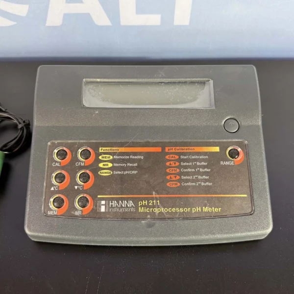 Hanna Instruments pH 211 Microprocessor pH Meter - Image 3