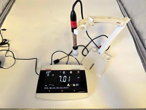 Ohaus Aquasearcher AB33PH pH meter, electrode holder, and probes (Pre-owned) - Image 4